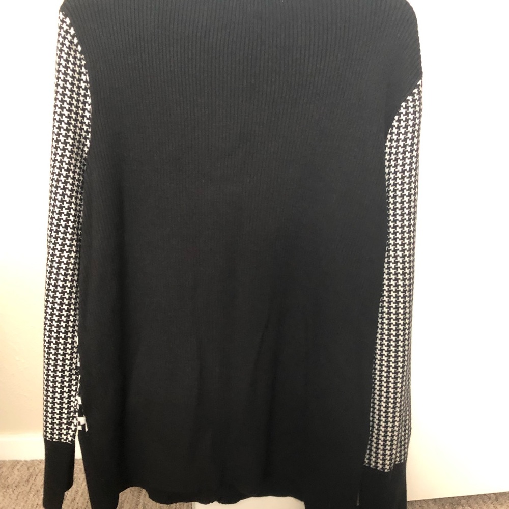 NWT Allison Daley Single Clasp Black & White Sweater - size Large - Picture 3 of 14